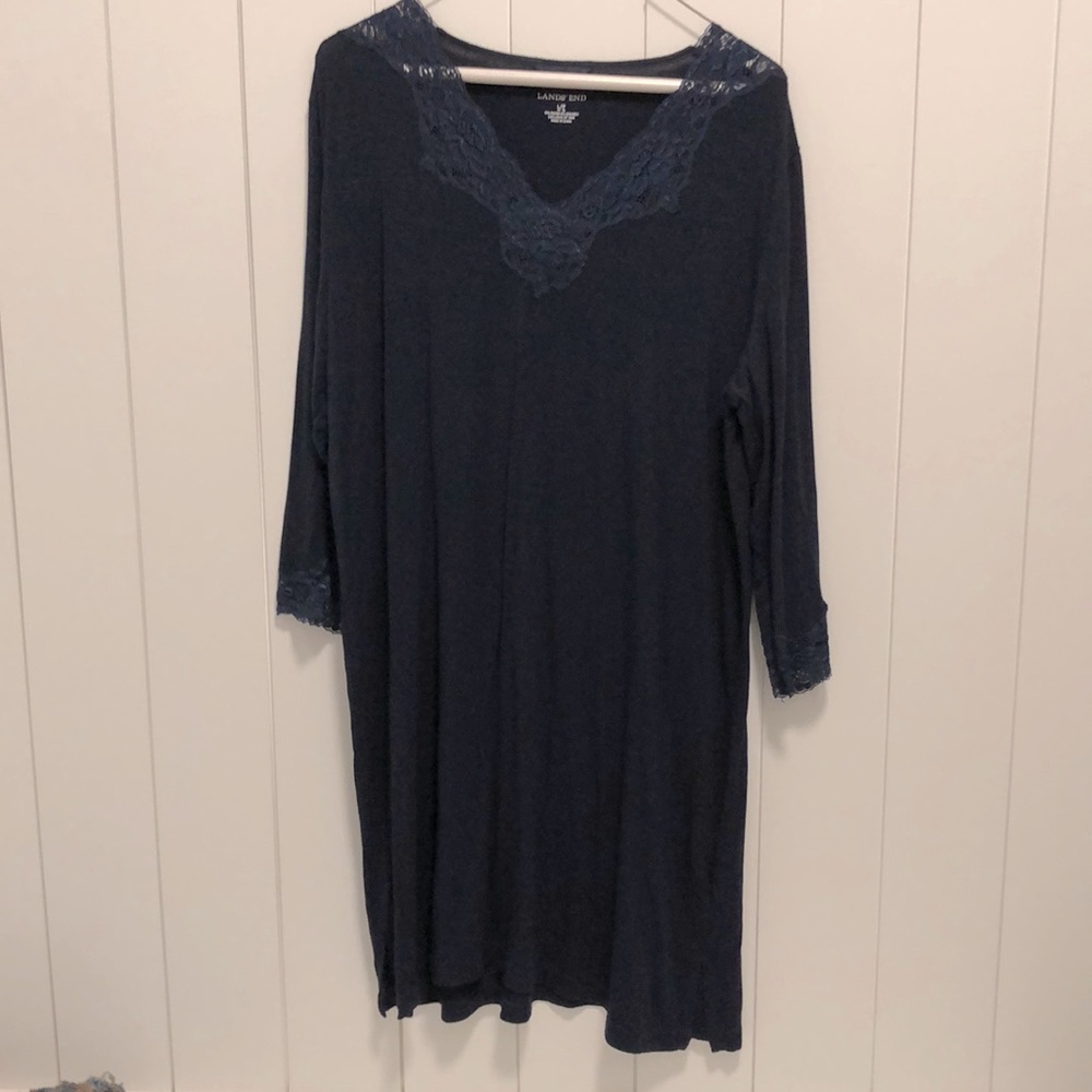 Women’s navy blue Lands’ End nightgown size Large (14-16)